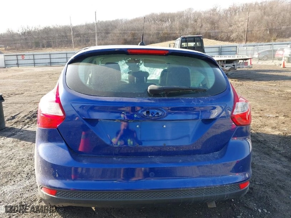 2012 Ford Focus Titanium with VIN 1FAHP3N22CL390800, listed as a IAAI auction lot 41549033 with NaN miles. Bid and sale history available at carsss.com. Image 17.