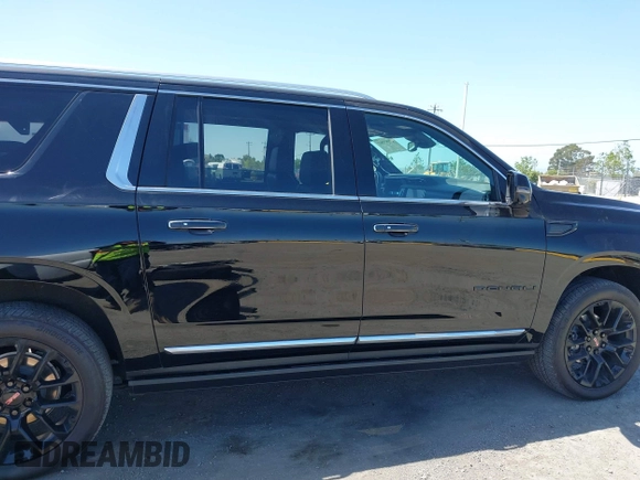 2023 GMC Yukon XL Denali with VIN 1GKS2JKL0PR242832, listed as a IAAI auction lot 42053902 with 29,256 mi miles and . Bid and sale history available at DreamBid. Image 14.