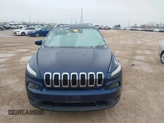 2018 Jeep Cherokee Latitude with VIN 1C4PJLCB2JD573518, listed as a IAAI auction lot 41254230 with Not provided miles and . Bid and sale history available at DreamBid. Image 11.