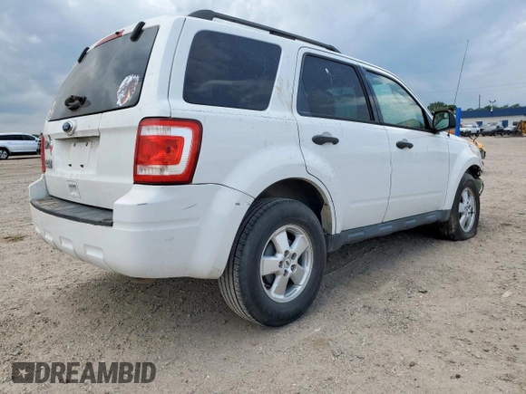 2011 Ford Escape XLT z VIN 1FMCU9D77BKB26159, wystawiony jako Copart lot #59211745 z przebiegiem 252 374 mil mil oraz Szkoda całkowita • Salvage title. Historia ofert i sprzedaży dostępna na DreamBid. Obrazek 3.