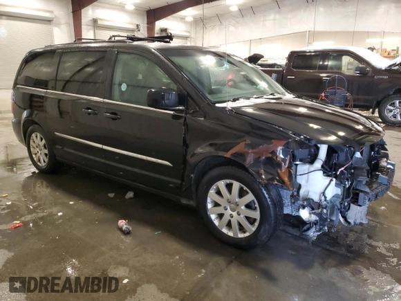 2016 Chrysler Town & Country Touring with VIN 2C4RC1BG5GR259811, listed as a Copart auction lot 44467255 with 208,365 mi miles and Clean Title. Bid and sale history available at DreamBid. Image 4.