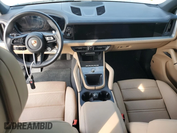 2024 Porsche Cayenne with VIN WP1AA2AY9RDA07583, listed as a Copart auction lot 84632814 with 5,260 mi miles and Salvage title. Bid and sale history available at DreamBid. Image 8.