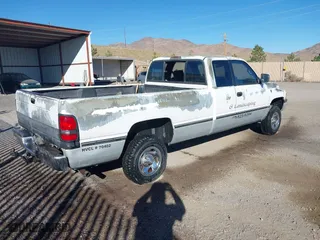 1996 Dodge Ram 1500 with VIN 3B7HF13Y1TG116204, listed as a IAAI auction lot 39432105 with 219,000 mi miles. Bid and sale history available at carsss.com. Image 4.