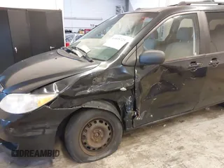 2005 Mazda MPV LX z VIN JM3LW28A050553797, wystawiony jako IAAI lot #41855728 z przebiegiem 180 861 mil mil oraz . Historia ofert i sprzedaży dostępna na DreamBid. Obrazek 6.