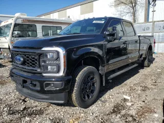 2024 Ford Super Duty F-250 SRW XL with VIN 1FT8W2BN0RED75067, listed as a Copart auction lot 44022895 with 15,870 mi miles and Salvage Title. Bid and sale history available at carsss.com. Image 1.