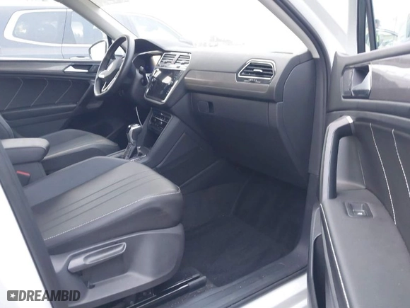 2023 Volkswagen Tiguan SE with VIN 3VV3B7AX3PM071438, listed as a IAAI auction lot 41678623 with 4,775 mi miles. Bid and sale history available at carsss.com. Image 5.