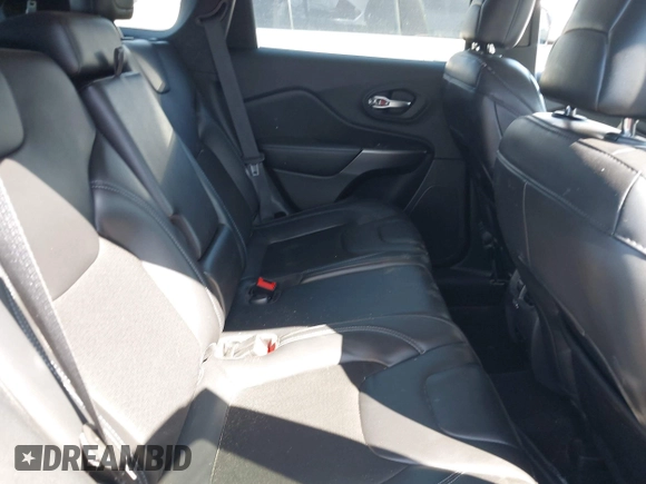 2020 Jeep Cherokee Latitude Plus z VIN 1C4PJLLB9LD605920, wystawiony jako IAAI lot #41905767 z przebiegiem 63 826 mil mil oraz . Historia ofert i sprzedaży dostępna na DreamBid. Obrazek 8.