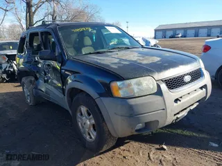 2002 Ford Escape XLT Choice with VIN 1FMYU04172KD87546, listed as a IAAI auction lot 41452834 with 241,707 mi miles. Bid and sale history available at carsss.com. Image 1.