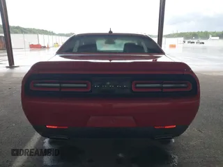 2016 Dodge Challenger SXT Plus z VIN 2C3CDZAG3GH114117, wystawiony jako IAAI lot #42334494 z przebiegiem 131 667 mil mil oraz . Historia ofert i sprzedaży dostępna na DreamBid. Obrazek 16.