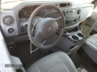 2010 Ford Econoline Cargo Commercial z VIN 1FTNE2EL0ADA17719, wystawiony jako Copart lot #59343765 z przebiegiem 85 417 mil mil oraz Tytuł czysty. Historia ofert i sprzedaży dostępna na DreamBid. Obrazek 8.