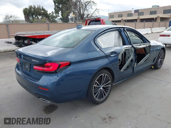 2023 BMW 5 Series 530e z VIN WBA13AG07PCL21918, wystawiony jako IAAI lot #41890108 z przebiegiem 20 790 mil mil oraz . Historia ofert i sprzedaży dostępna na DreamBid. Obrazek 4.