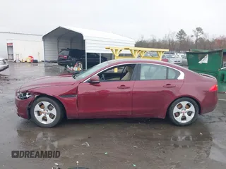2017 Jaguar XE 25t z VIN SAJAR4BG5HA966931, wystawiony jako IAAI lot #41798260 z przebiegiem 147 422 mil mil oraz . Historia ofert i sprzedaży dostępna na DreamBid. Obrazek 14.