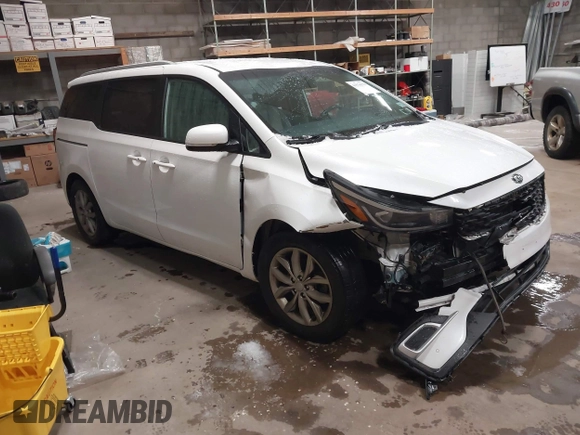 2019 Kia Sedona LX with VIN KNDMB5C11K6500813, listed as a IAAI auction lot 41570570 with 104,480 mi miles. Bid and sale history available at carsss.com. Image 1.