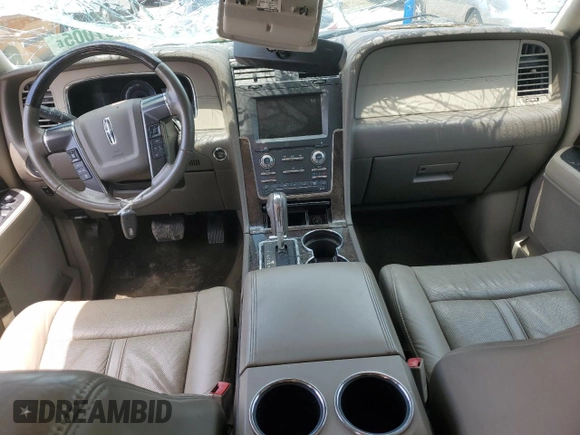 2016 Lincoln Navigator Select z VIN 5LMJJ2HT8GEL06901, wystawiony jako Copart lot #56497005 z przebiegiem 89 930 mil mil oraz Szkoda całkowita • Salvage title. Historia ofert i sprzedaży dostępna na DreamBid. Obrazek 8.