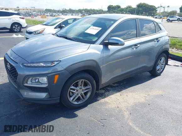 2021 Hyundai Kona SE z VIN KM8K12AA8MU665778, wystawiony jako IAAI lot #42364155 z przebiegiem 63 713 mil mil oraz . Historia ofert i sprzedaży dostępna na DreamBid. Obrazek 18.