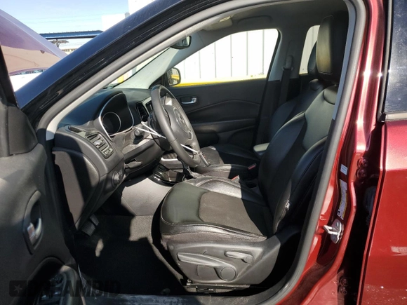2021 Jeep Compass Latitude z VIN 3C4NJCBB8MT526873, wystawiony jako Copart lot #48359115 z przebiegiem 86 379 mil mil oraz Szkoda całkowita • Salvage title. Historia ofert i sprzedaży dostępna na DreamBid. Obrazek 7.