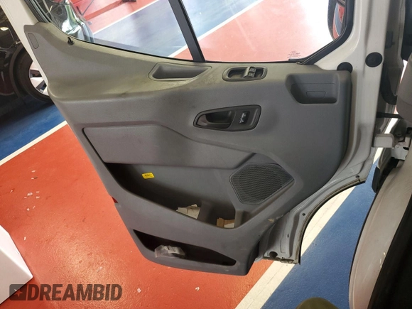 2015 Ford Transit Cargo с VIN 1FTNE1YM5FKB01049, выставлен на аукционе IAAI как лот 42844537 с пробегом 260 686 миль миль и . История ставок и продаж доступна на DreamBid. Изображение 14.