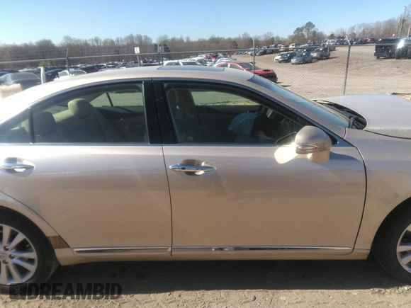 2010 Lexus ES 330 with VIN JTHBK1EG0A2399298, listed as a IAAI auction lot 41853926 with 92,309 mi miles and . Bid and sale history available at DreamBid. Image 13.