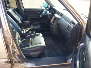 2001 Honda CR-V SE with VIN JHLRD18731C054625, listed as a IAAI auction lot 41970357 with 176,227 mi miles. Bid and sale history available at carsss.com. Image 5.