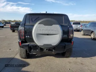 2024 GMC Hummer EV 2X with VIN 1GKB0NDE4RU104402, listed as a Copart auction lot 88446255 with 15,506 mi miles and Salvage Title. Bid and sale history available at carsss.com. Image 6.