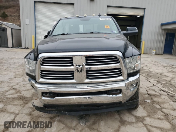 2015 Ram 2500 Big Horn z VIN 3C6UR5DL2FG569002, wystawiony jako Copart lot #43965245 z przebiegiem 147 592 mil mil oraz Szkoda całkowita • Salvage title. Historia ofert i sprzedaży dostępna na DreamBid. Obrazek 5.