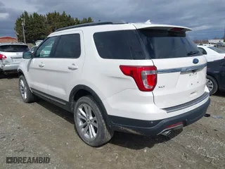 2018 Ford Explorer XLT with VIN 1FM5K8D80JGC21343, listed as a IAAI auction lot 41734012 with 90,193 mi miles. Bid and sale history available at carsss.com. Image 3.