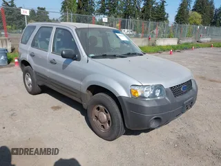 2006 Ford Escape XLS with VIN 1FMYU92Z46KD25072, listed as a IAAI auction lot 42132084 with 52,921 mi miles. Bid and sale history available at carsss.com. Image 1.