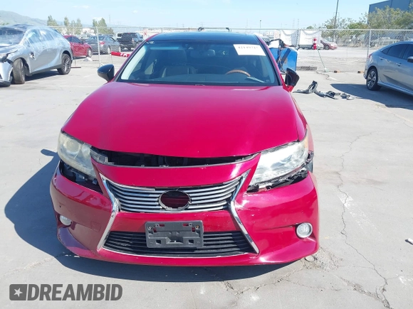 2013 Lexus ES 300h z VIN JTHBW1GGXD2010589, wystawiony jako IAAI lot #42149715 z przebiegiem 174 252 mil mil oraz . Historia ofert i sprzedaży dostępna na DreamBid. Obrazek 6.