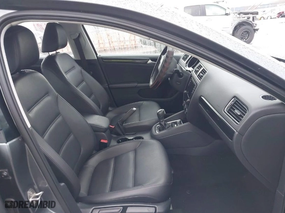 2017 Volkswagen Jetta 1.8T SEL with VIN 3VWL17AJ1HM211546, listed as a IAAI auction lot 41502402 with 52,030 mi miles. Bid and sale history available at carsss.com. Image 5.