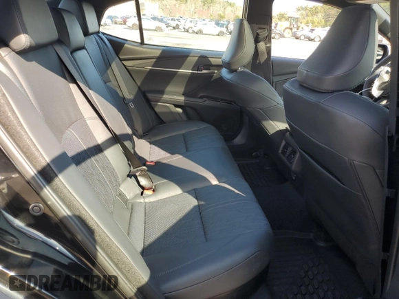 2025 Toyota Camry LE z VIN 4T1DBADK5SU015503, wystawiony jako Copart lot #51480665 z przebiegiem 3 525 mil mil oraz Szkoda całkowita • Salvage title. Historia ofert i sprzedaży dostępna na DreamBid. Obrazek 10.