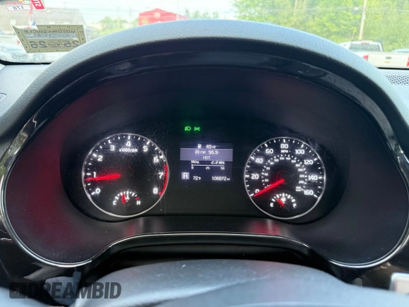2021 Kia Seltos EX z VIN KNDERCAA6M7135176, wystawiony jako Copart lot #59635315 z przebiegiem 106 872 mil mil oraz Czysty tytuł • Clean title. Historia ofert i sprzedaży dostępna na DreamBid. Obrazek 8.