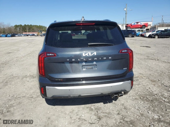 2023 Kia Telluride S with VIN 5XYP6DGCXPG392431, listed as a Copart auction lot 43333055 with 10,688 mi miles and Salvage Title. Bid and sale history available at carsss.com. Image 6.