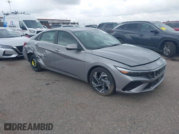 2025 Hyundai Elantra SEL Convenience z VIN KMHLS4DG4SU925278, wystawiony jako IAAI lot #42520321 z przebiegiem 13 936 mil mil oraz . Historia ofert i sprzedaży dostępna na DreamBid. Obrazek 1.