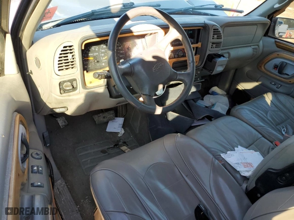 1998 Chevrolet C/K 1500 with VIN 2GBEC19R0W1219207, listed as a Copart auction lot 41617415 with 1,687,494 mi miles and Salvage Title. Bid and sale history available at carsss.com. Image 8.