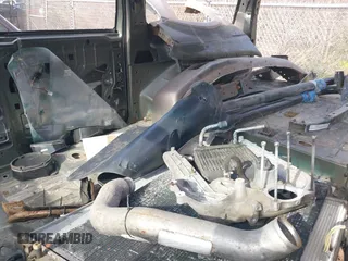 2005 Ford Excursion Eddie Bauer z VIN 1FMSU45P05ED43696, wystawiony jako IAAI lot #41674430 z przebiegiem Nie podano mil oraz . Historia ofert i sprzedaży dostępna na DreamBid. Obrazek 6.