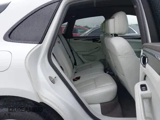 2017 Porsche Macan S z VIN WP1AB2A50HLB19003, wystawiony jako IAAI lot #42212299 z przebiegiem 110 723 mil mil oraz . Historia ofert i sprzedaży dostępna na DreamBid. Obrazek 8.