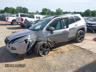 2016 Jeep Cherokee Latitude с VIN 1C4PJMCB4GW182213, выставлен на аукционе IAAI как лот 42209968 с пробегом 108 539 миль миль и . История ставок и продаж доступна на DreamBid. Изображение 2.