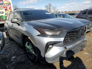 2023 Toyota Highlander L z VIN 5TDKDRAH5PS518845, wystawiony jako Copart lot #42203195 z przebiegiem 31 134 mil mil oraz Szkoda całkowita • Salvage title. Historia ofert i sprzedaży dostępna na DreamBid. Obrazek 4.