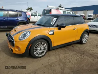 2014 MINI Hardtop S with VIN WMWXM7C55ET731366, listed as a Copart auction lot 49696215 with 68,120 mi miles and Clean Title. Bid and sale history available at DreamBid. Image 1.