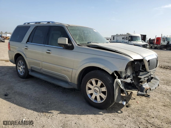 2004 Lincoln Navigator Luxury with VIN 5LMFU27R04LJ35233, listed as a Copart auction lot 48475545 with 227,976 mi miles and Salvage Title. Bid and sale history available at carsss.com. Image 4.