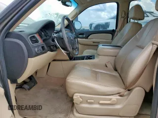 2008 Chevrolet Tahoe 3LT z VIN 1GNFC13008R275028, wystawiony jako Copart lot #62083755 z przebiegiem 196 299 mil mil oraz Czysty tytuł • Clean title. Historia ofert i sprzedaży dostępna na DreamBid. Obrazek 7.