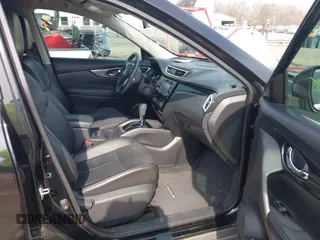 2016 Nissan Rogue SV z VIN KNMAT2MV1GP731809, wystawiony jako IAAI lot #41802574 z przebiegiem 109 578 mil mil oraz . Historia ofert i sprzedaży dostępna na DreamBid. Obrazek 5.