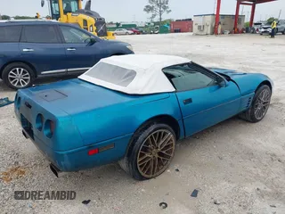 1993 Chevrolet Corvette with VIN 1G1YY33P2P5105165, listed as a IAAI auction lot 42410809 with Not provided miles and . Bid and sale history available at DreamBid. Image 4.