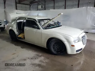 2005 Chrysler 300 300 z VIN 2C3AA43R35H584162, wystawiony jako Copart lot #57164895 z przebiegiem Nie podano mil oraz Szkoda całkowita • Salvage title. Historia ofert i sprzedaży dostępna na DreamBid. Obrazek 4.