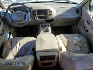 2001 Ford Expedition Eddie Bauer with VIN 1FMFU18L31LA05157, listed as a Copart auction lot 58093335 with 233,649 mi miles and Clean title. Bid and sale history available at DreamBid. Image 8.