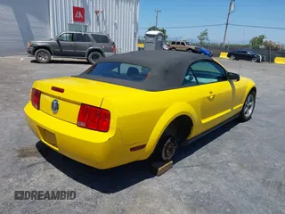 2006 Ford Mustang Standard with VIN 1ZVFT84N365221851, listed as a IAAI auction lot 42483874 with 125,326 mi miles and . Bid and sale history available at DreamBid. Image 4.