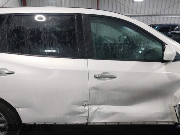 2014 Nissan Pathfinder SL with VIN 5N1AR2MM9EC600035, listed as a IAAI auction lot 42353692 with 134,323 mi miles and . Bid and sale history available at DreamBid. Image 13.