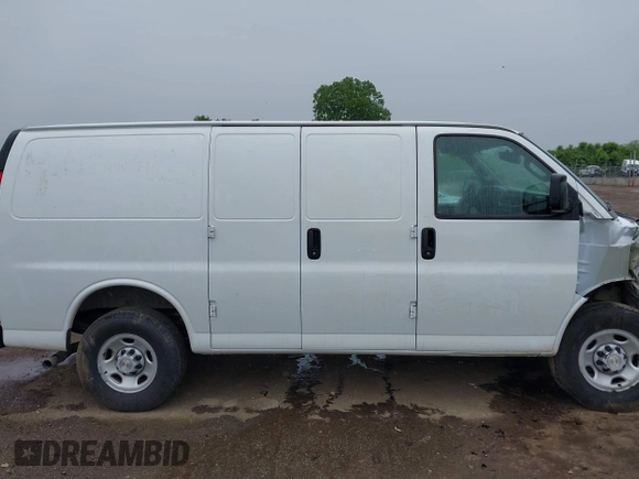 2024 Chevrolet Express Cargo with VIN 1GCWGAFP0R1250412, listed as a IAAI auction lot 42251682 with 9,199 mi miles and . Bid and sale history available at DreamBid. Image 14.