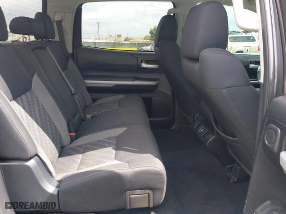 2019 Toyota Tundra 2WD SR5 with VIN 5TFEY5F10KX250294, listed as a IAAI auction lot 41917558 with 133,387 mi miles. Bid and sale history available at carsss.com. Image 8.