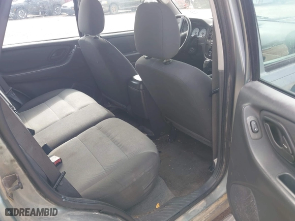 2007 Ford Escape XLS with VIN 1FMYU02Z57KB59268, listed as a IAAI auction lot 41585368 with 195,227 mi miles. Bid and sale history available at carsss.com. Image 8.